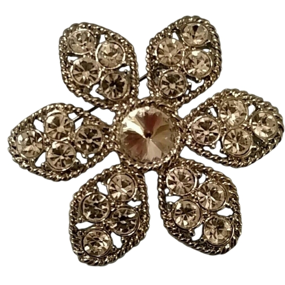 Rhinestone Flower Design Brooch In Silver Setting OS - Picture 1 of 4